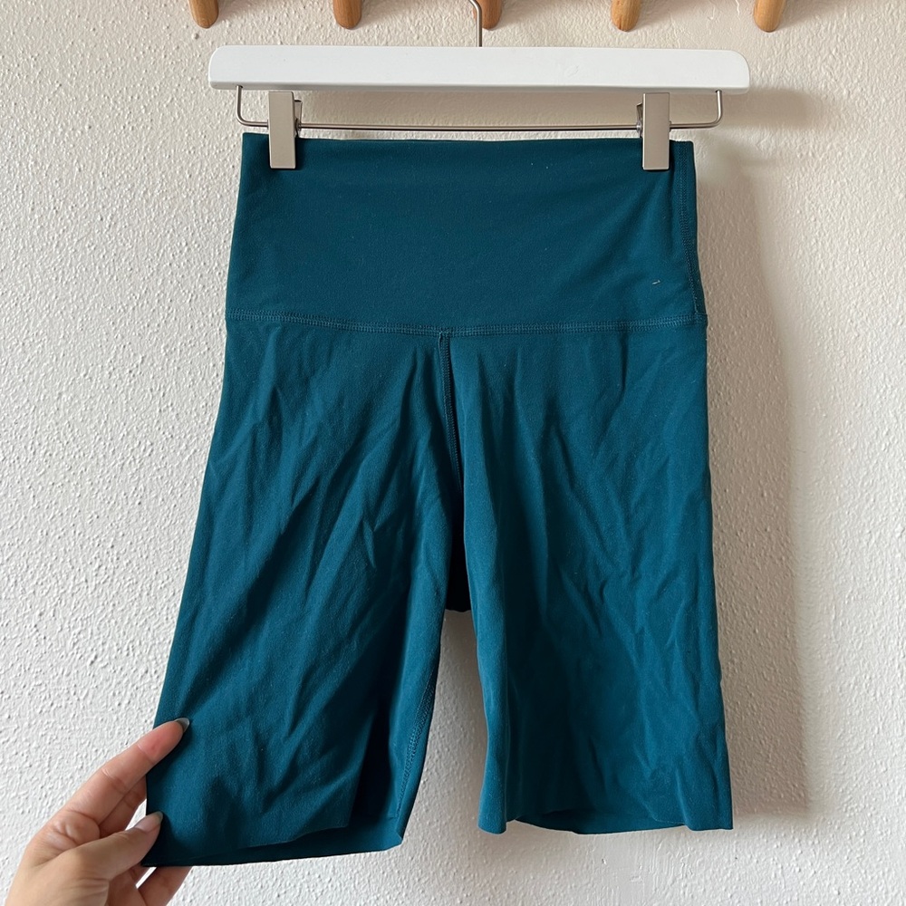 Nike women’s yoga bike shorts size small